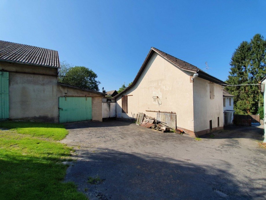 Halle Einfamilienhaus Solingen / H�hscheid