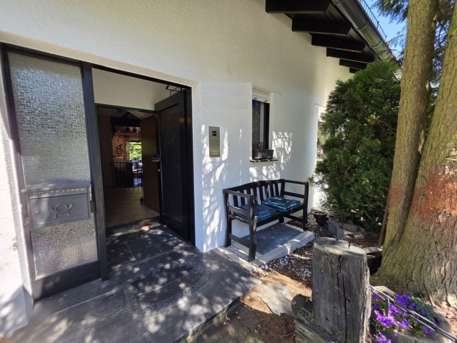 Hauseingang Zweifamilienhaus Solingen / Gr�frath