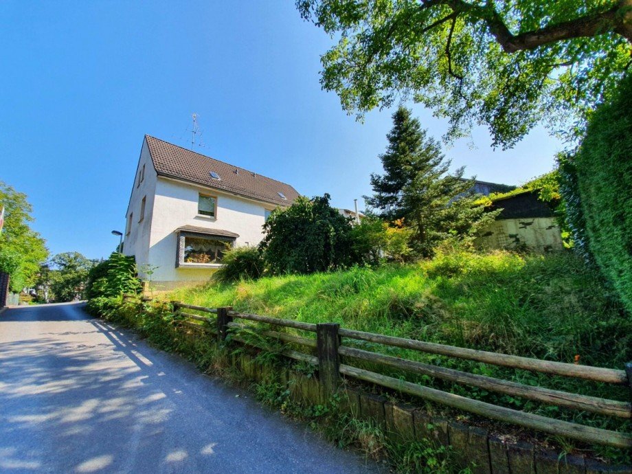 Stra�enansicht Einfamilienhaus Solingen / H�hscheid