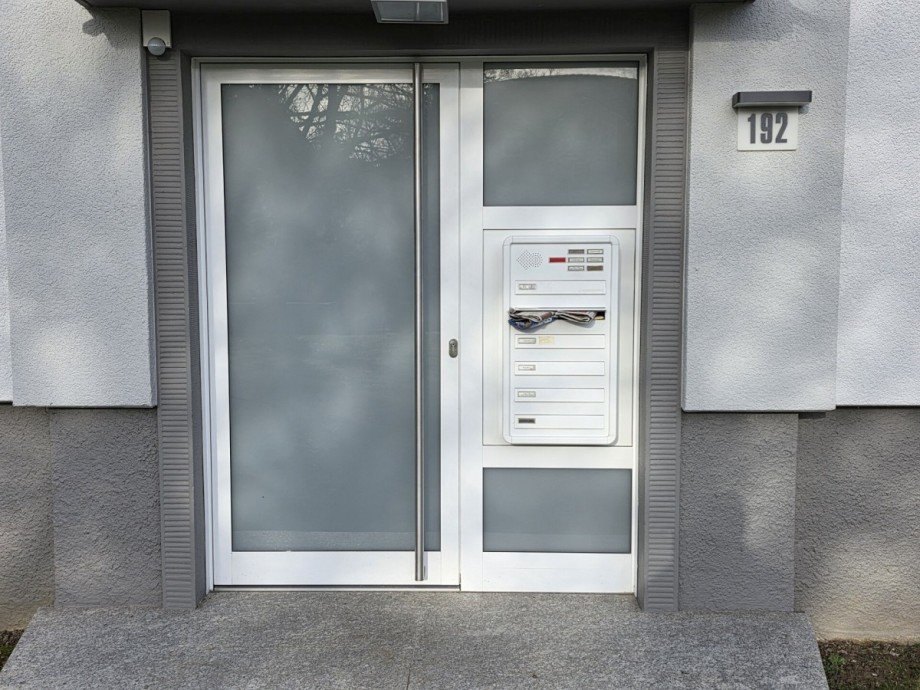 Haust�r Etagenwohnung Solingen