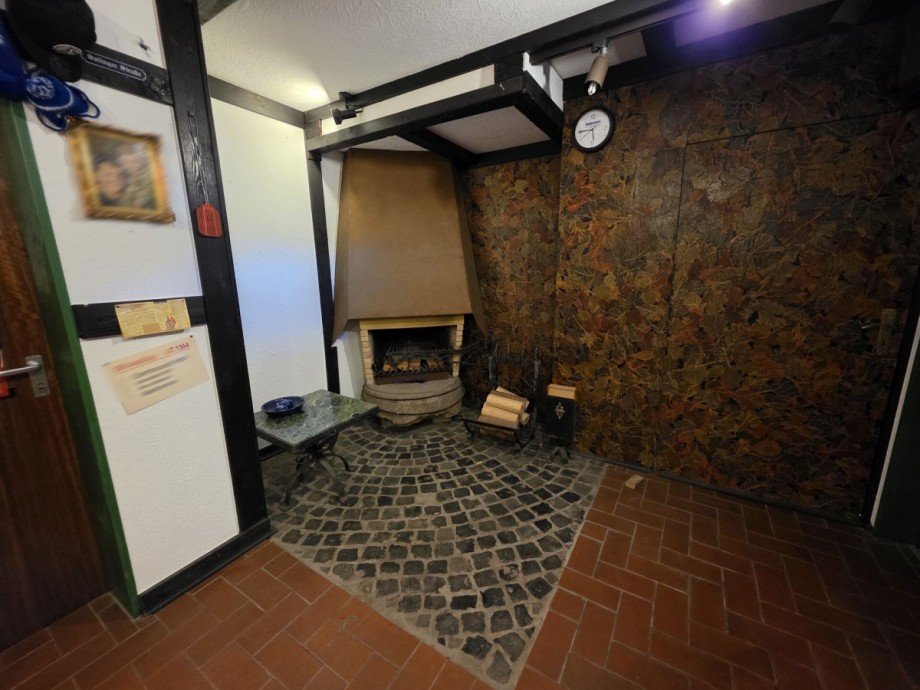 Kaminbereich UG Zweifamilienhaus Solingen / Gr�frath