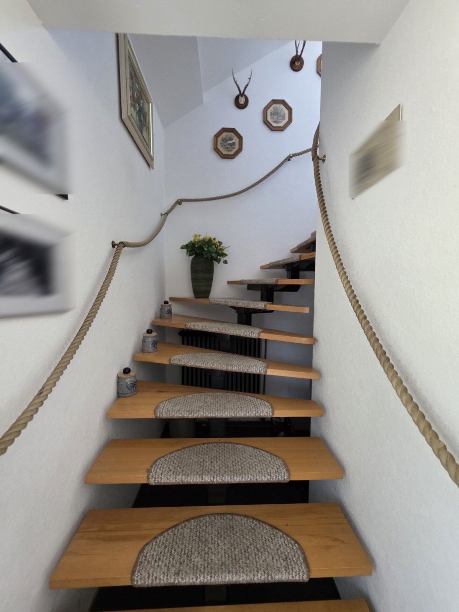 Treppe OG Zweifamilienhaus Solingen / Gr�frath